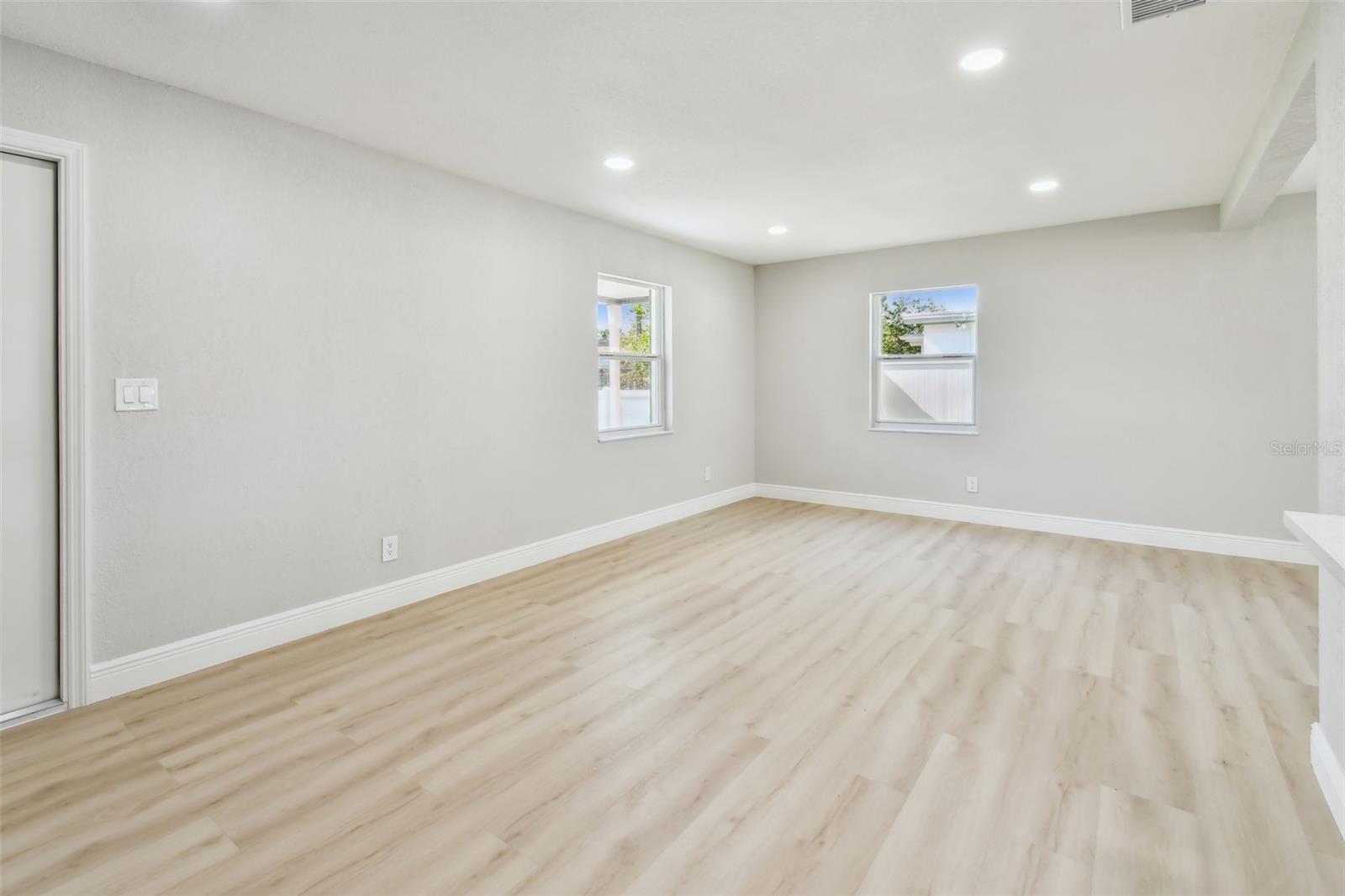 Image 11 of 59 For 7806 Matanzas Avenue