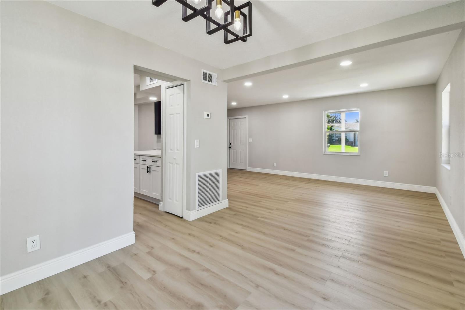 Image 20 of 59 For 7806 Matanzas Avenue