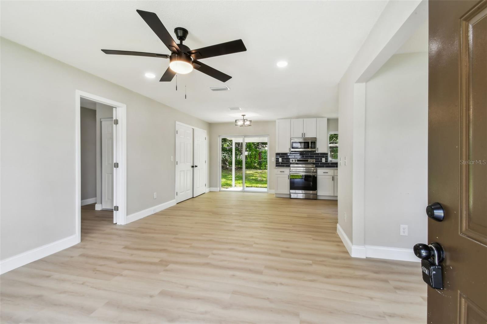 Image 8 of 63 For 2027 Balfour Circle