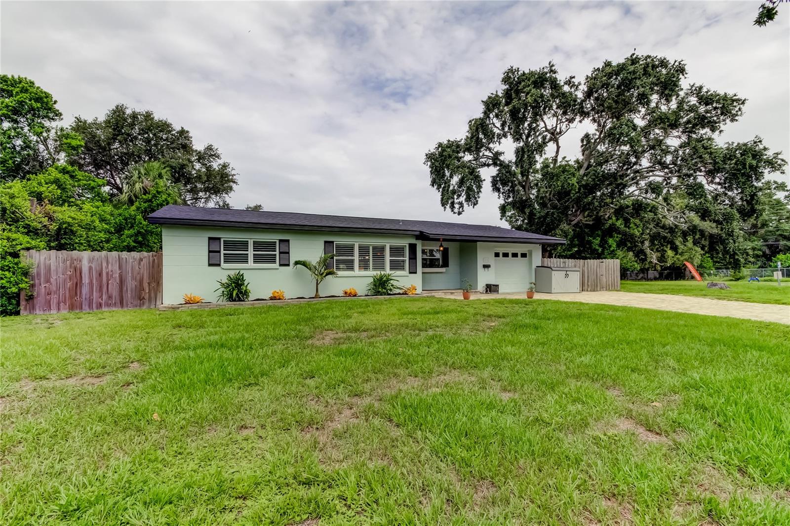 Image 3 of 58 For 2192 Robinson Drive
