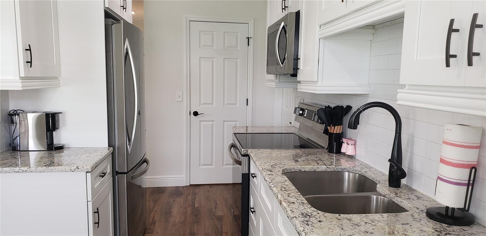 Image 11 of 21 For 4415 Chandler Avenue