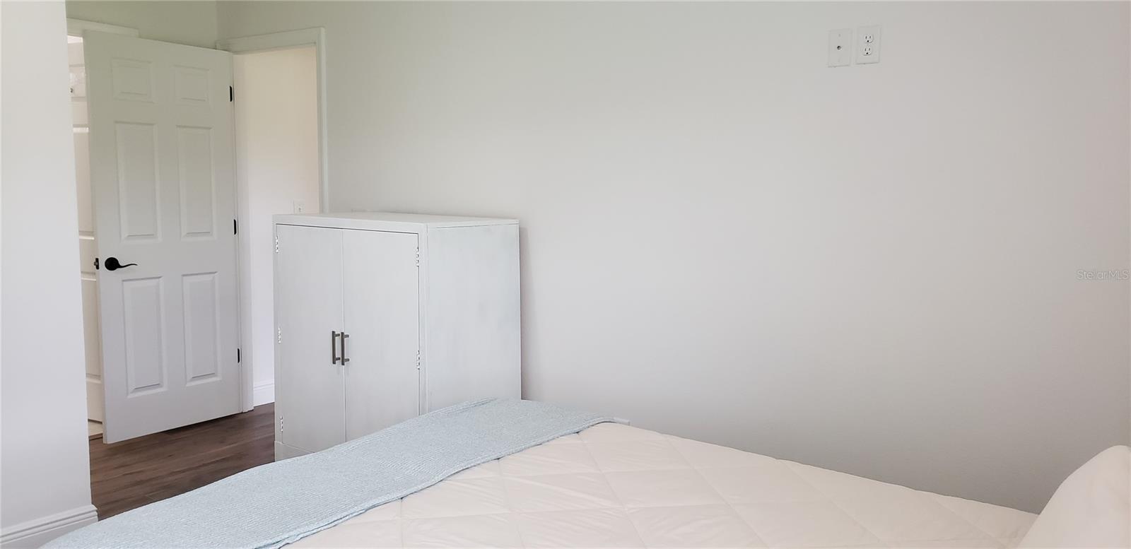 Image 15 of 21 For 4415 Chandler Avenue