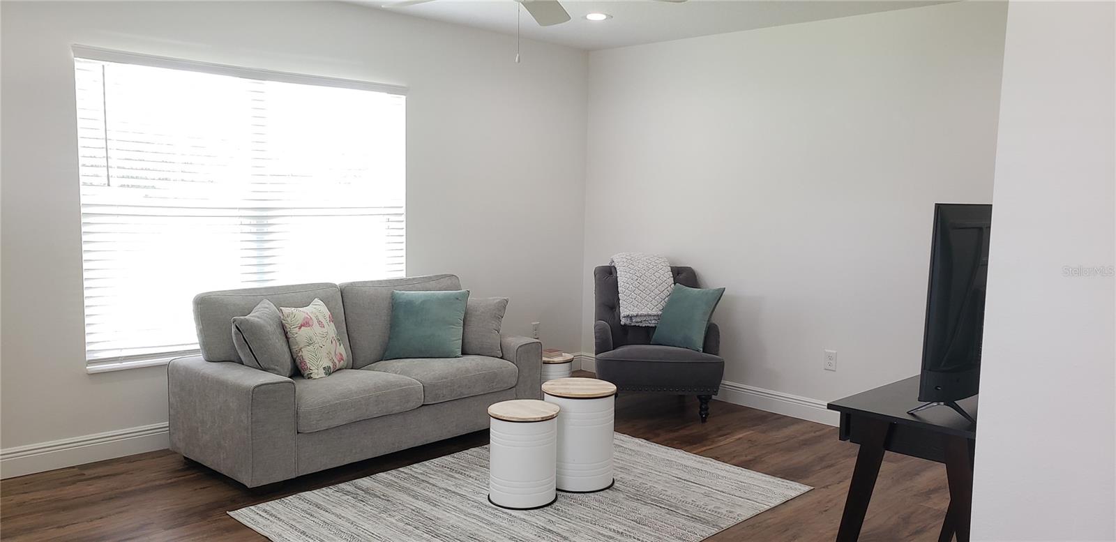 Image 6 of 21 For 4415 Chandler Avenue