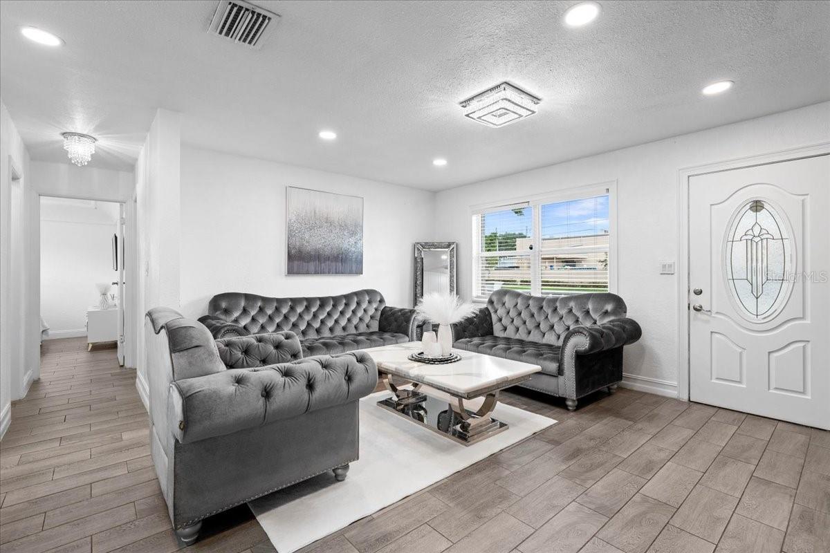 Image 5 of 27 For 4741 76th Avenue N