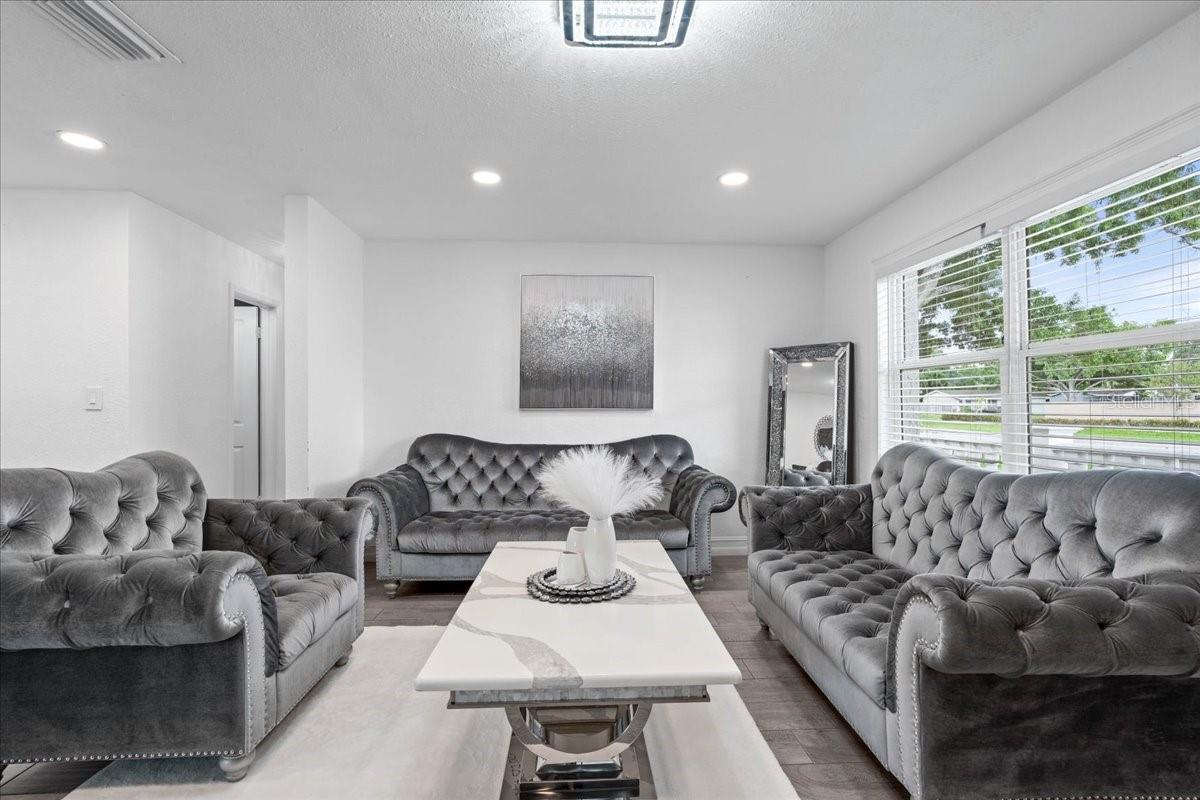 Image 7 of 27 For 4741 76th Avenue N