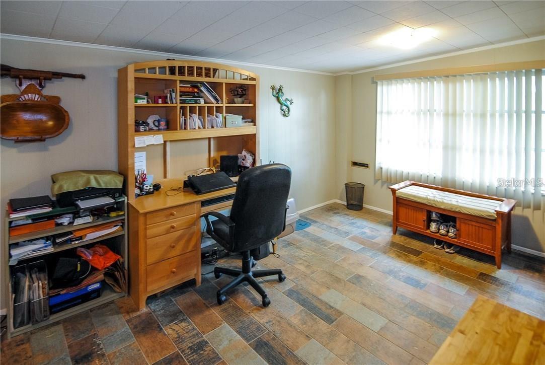 Listing photo id 10 for 2110 Fairway Avenue S