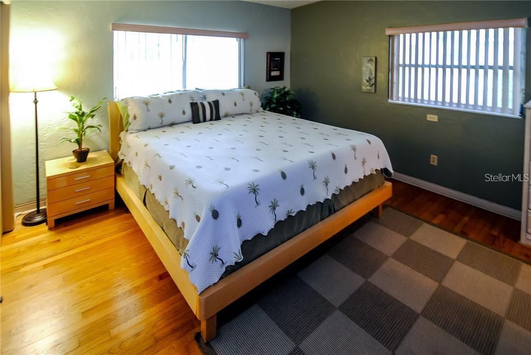Listing photo id 11 for 2110 Fairway Avenue S