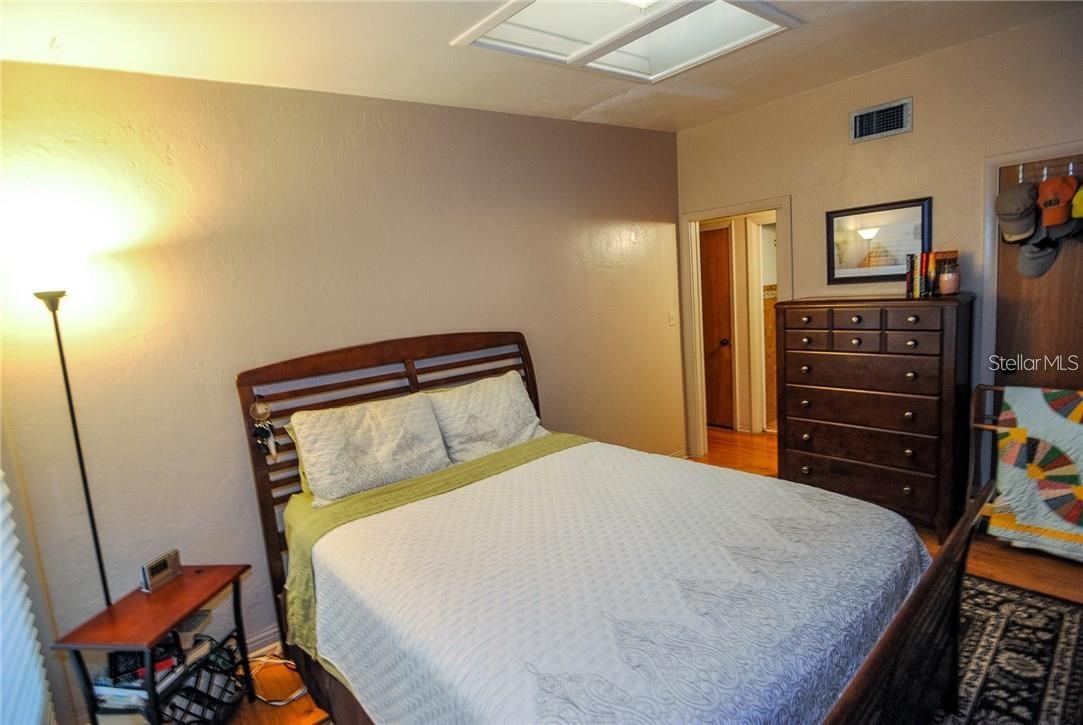 Listing photo id 15 for 2110 Fairway Avenue S