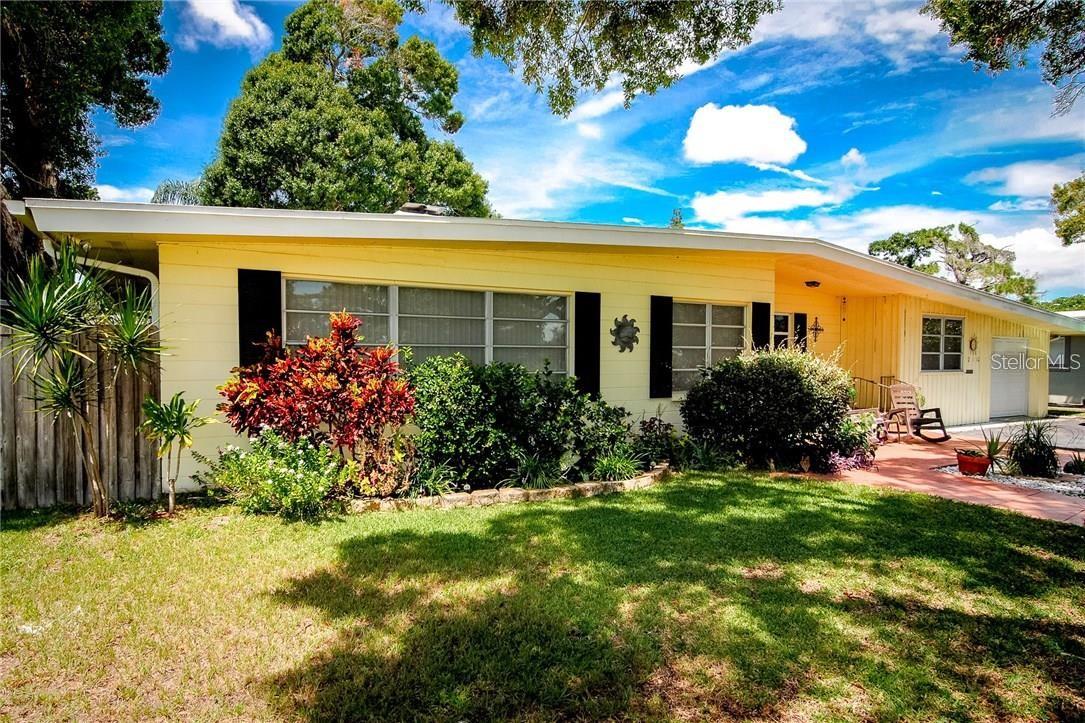 Listing photo id 0 for 2110 Fairway Avenue S