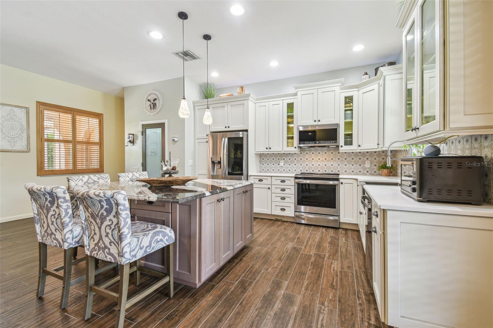 Listing photo id 15 for 2513 Martucci Road