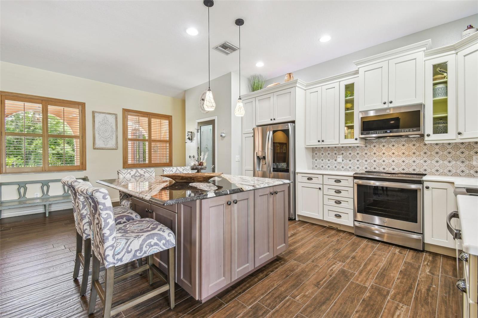 Listing photo id 16 for 2513 Martucci Road