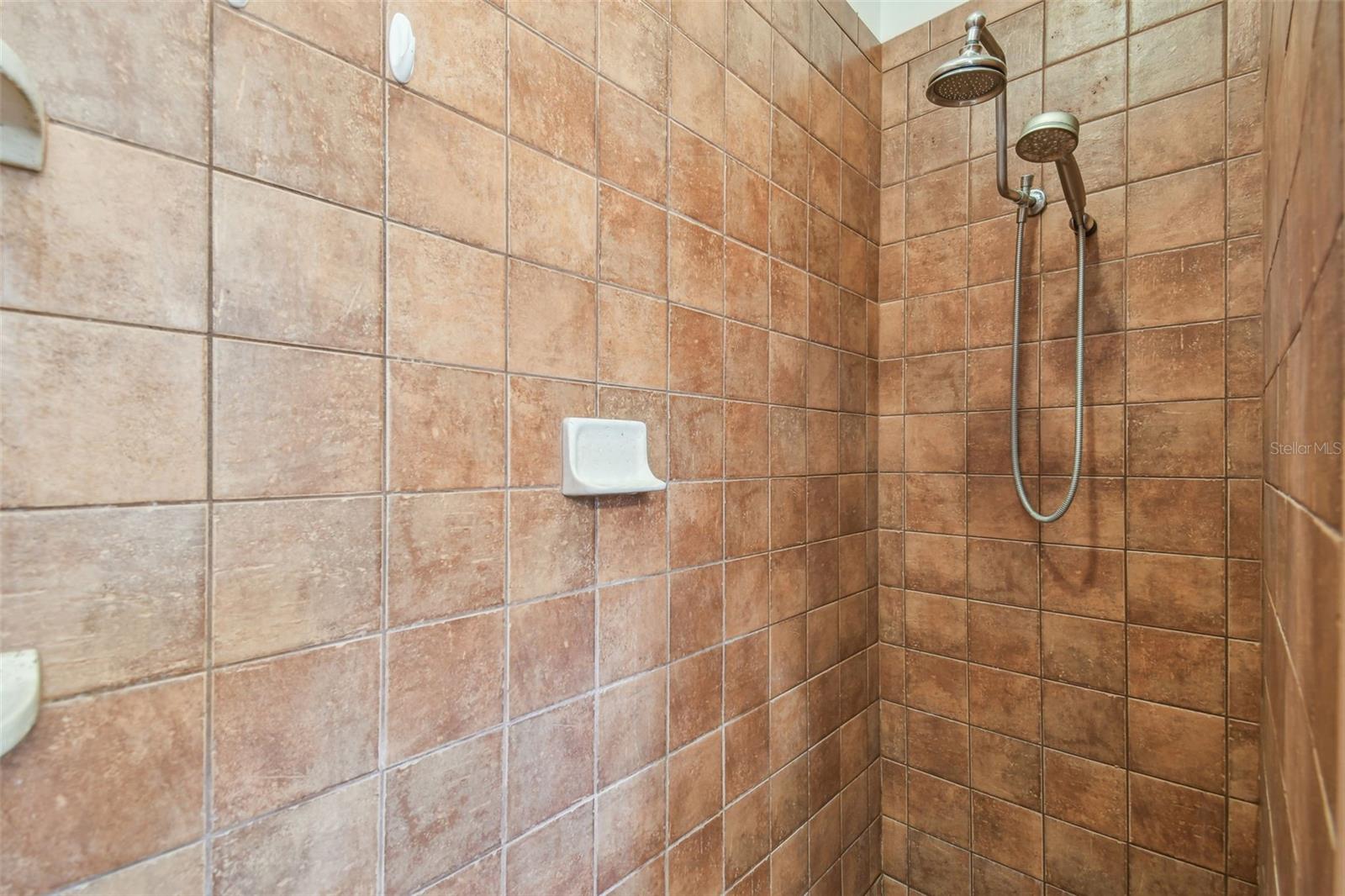 Listing photo id 26 for 2513 Martucci Road