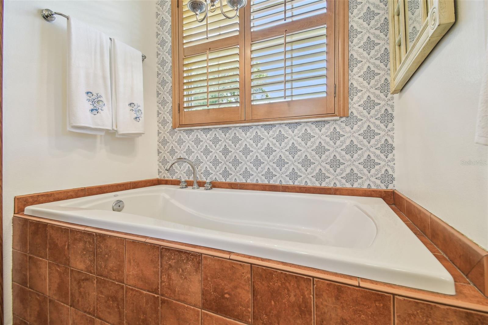 Listing photo id 27 for 2513 Martucci Road