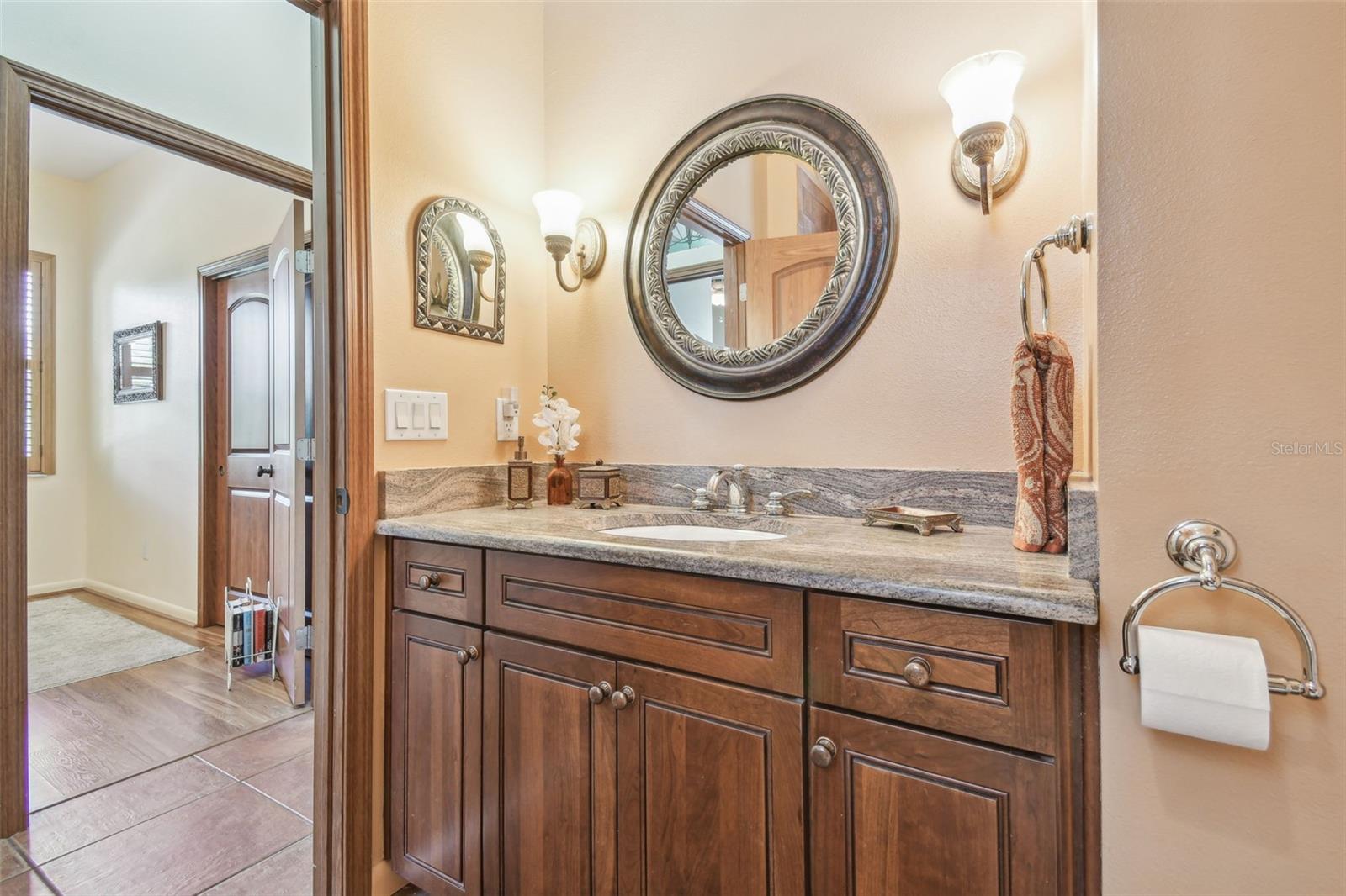 Listing photo id 37 for 2513 Martucci Road