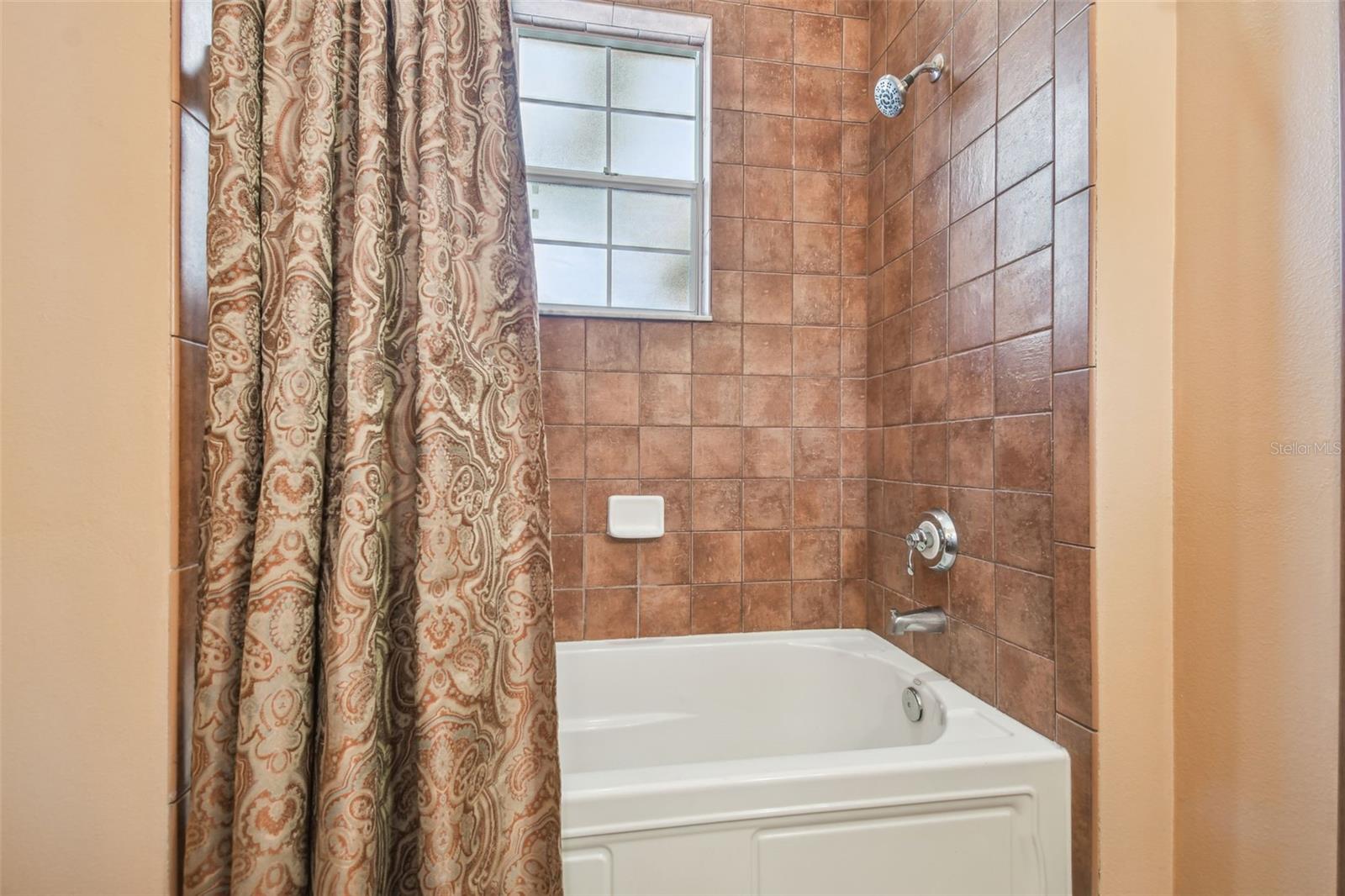 Listing photo id 38 for 2513 Martucci Road