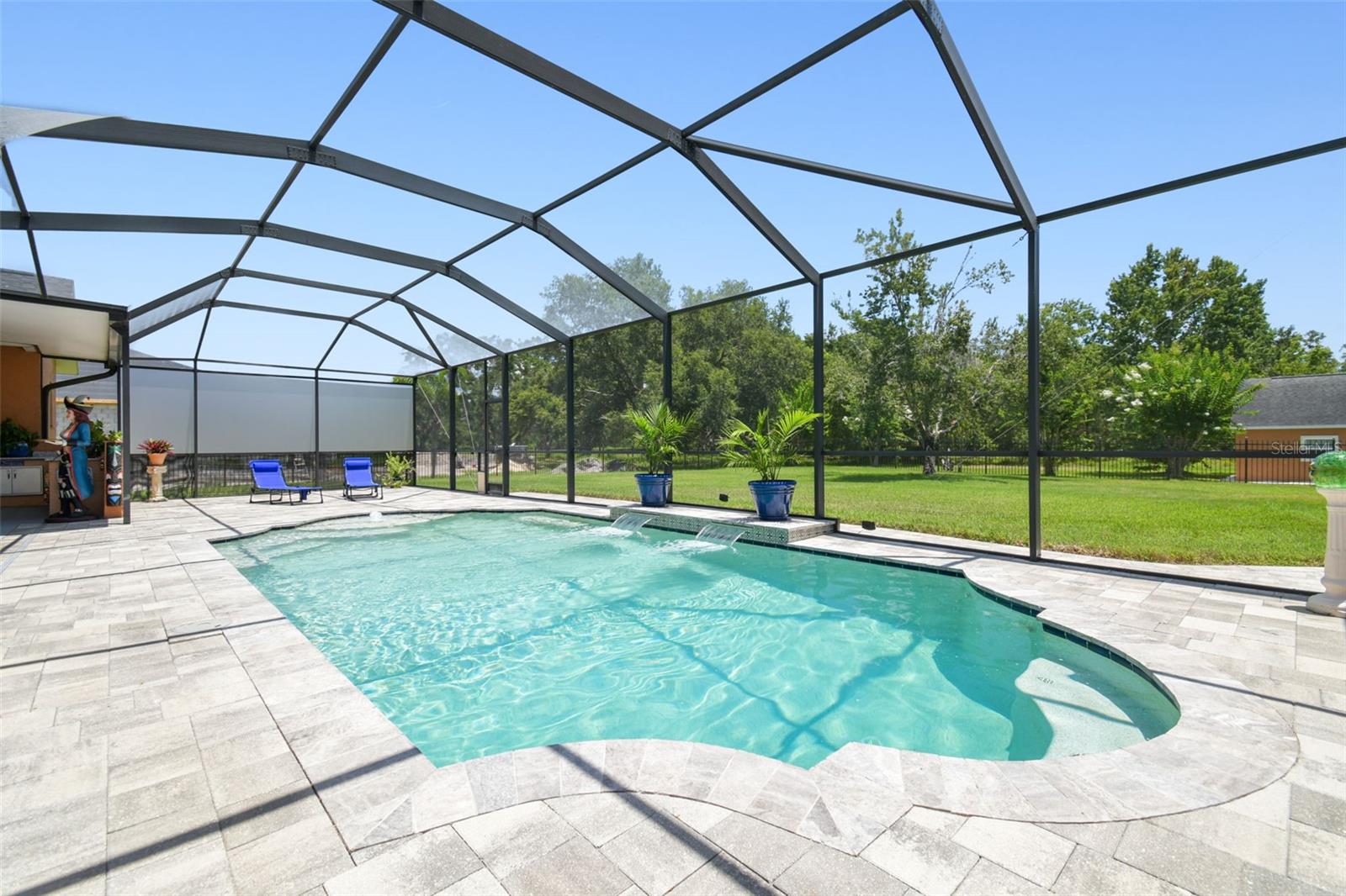 Listing photo id 39 for 2513 Martucci Road