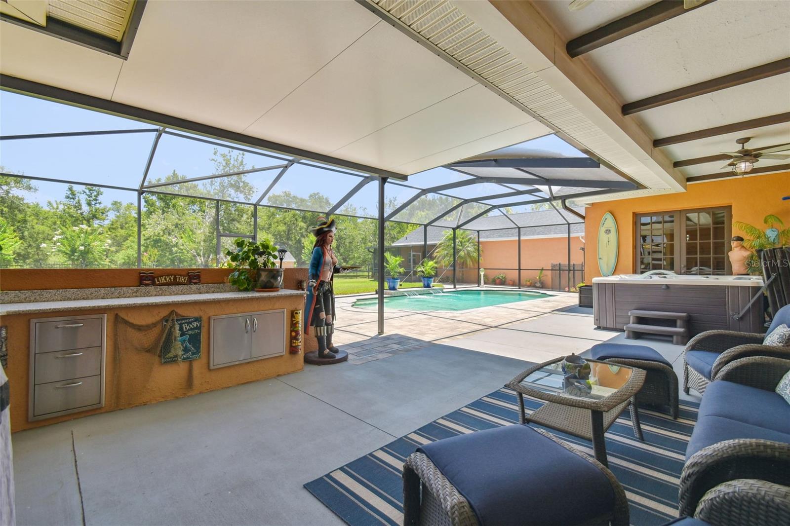 Listing photo id 46 for 2513 Martucci Road