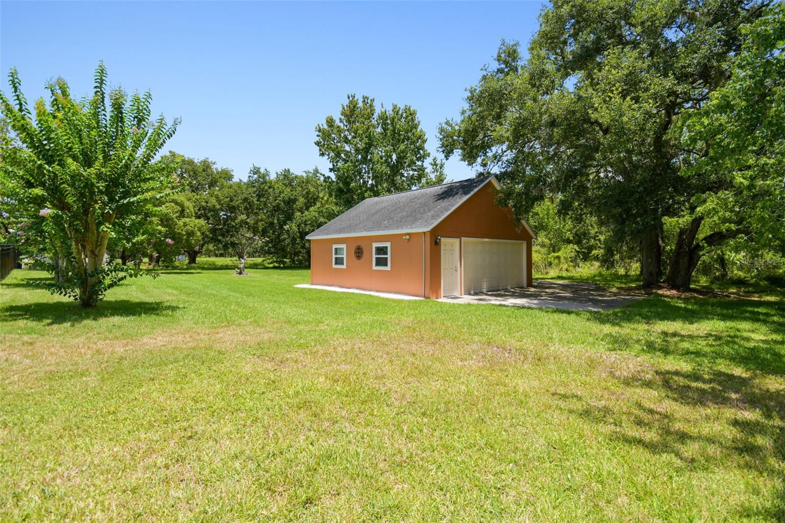 Listing photo id 49 for 2513 Martucci Road