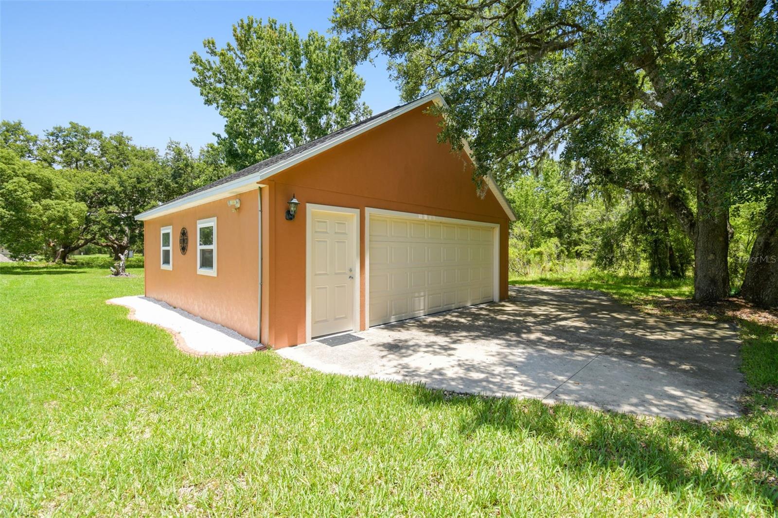 Listing photo id 50 for 2513 Martucci Road