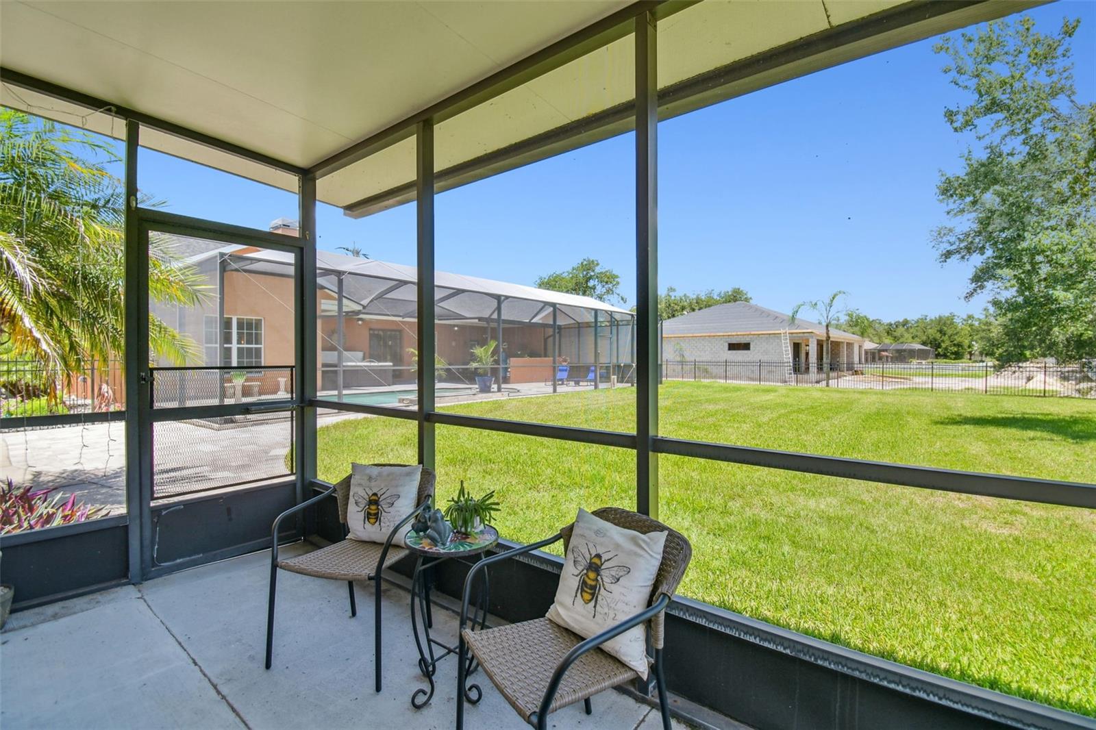 Listing photo id 56 for 2513 Martucci Road