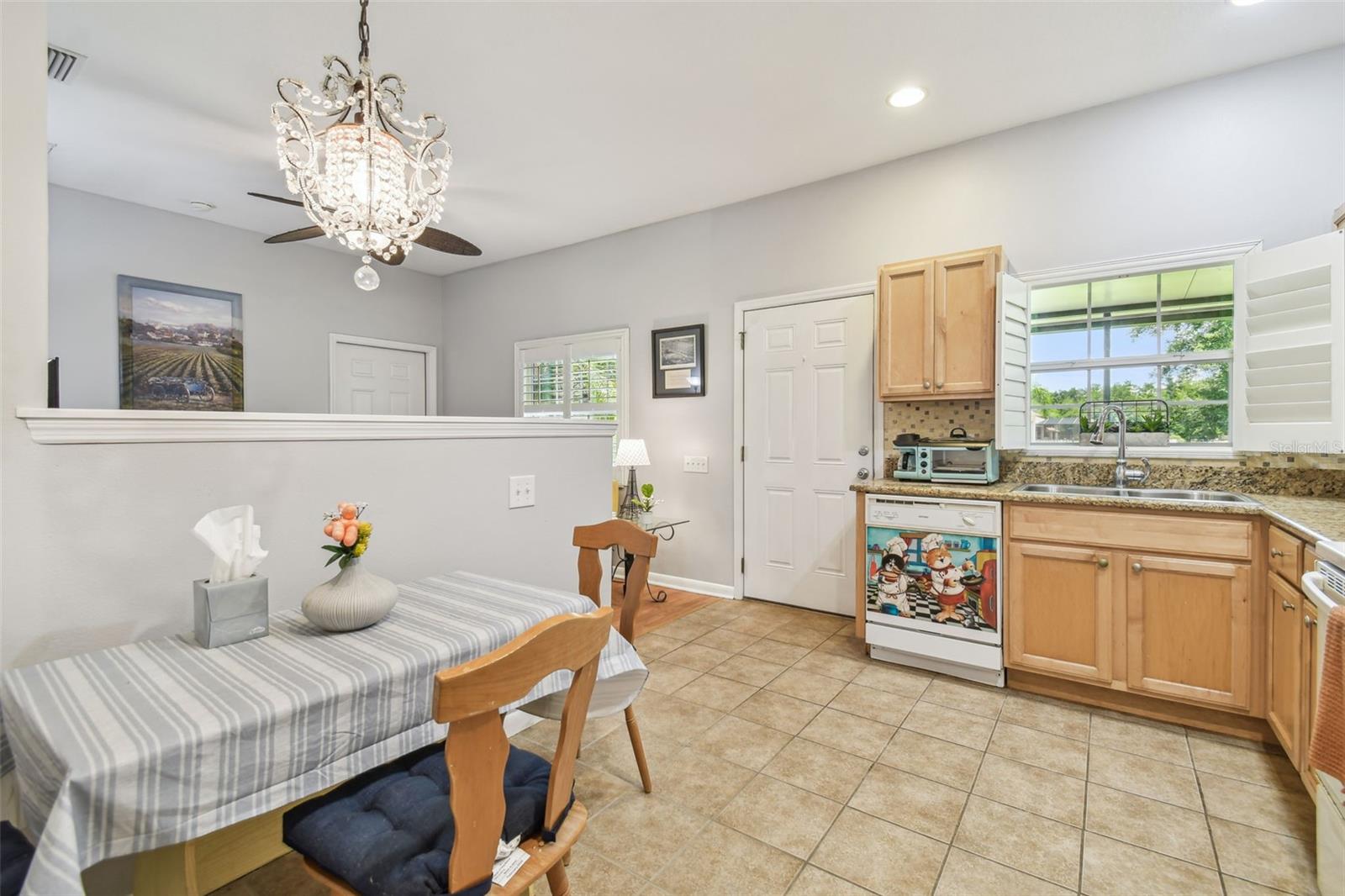 Listing photo id 58 for 2513 Martucci Road