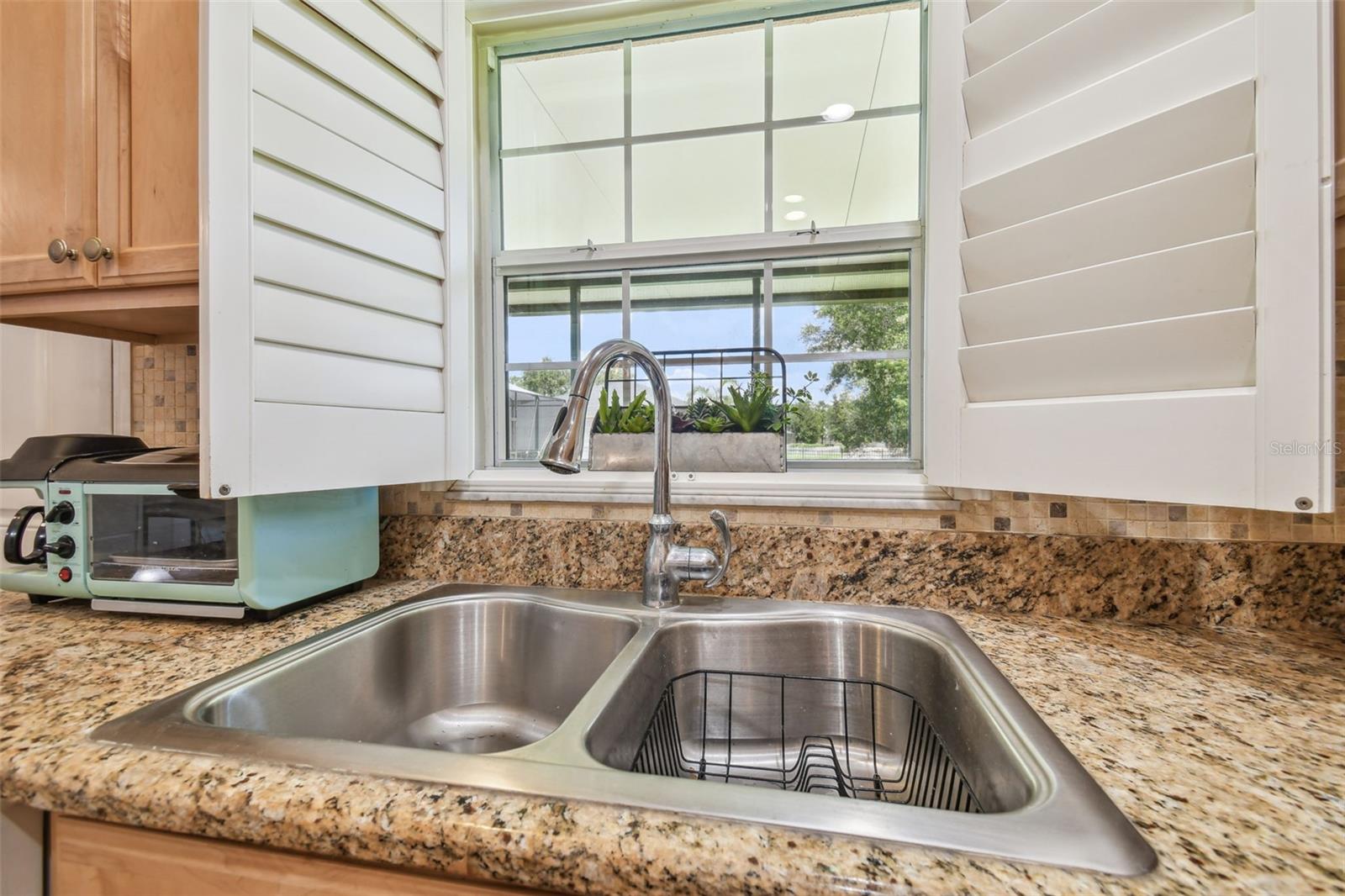 Listing photo id 59 for 2513 Martucci Road