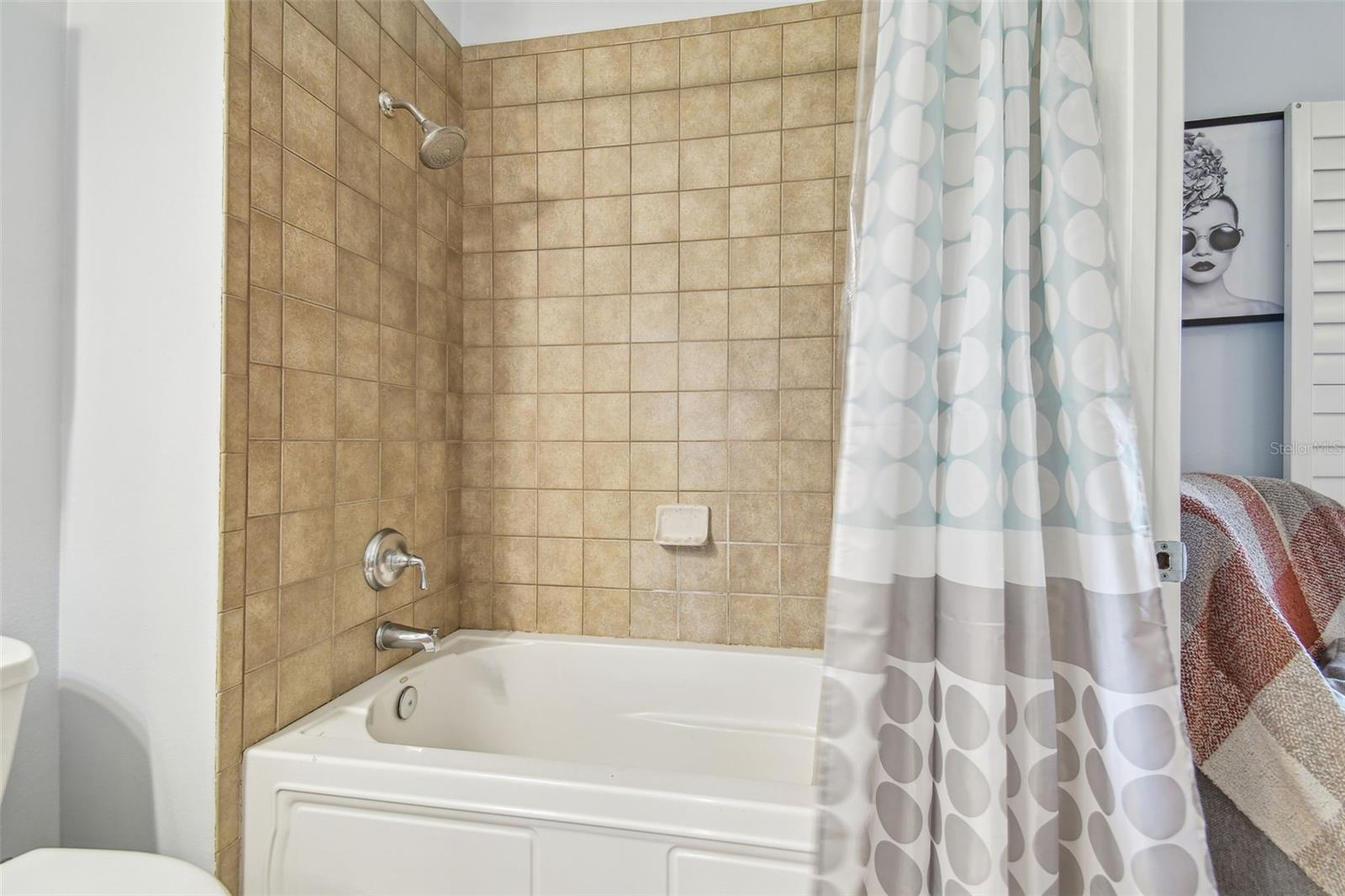 Listing photo id 65 for 2513 Martucci Road