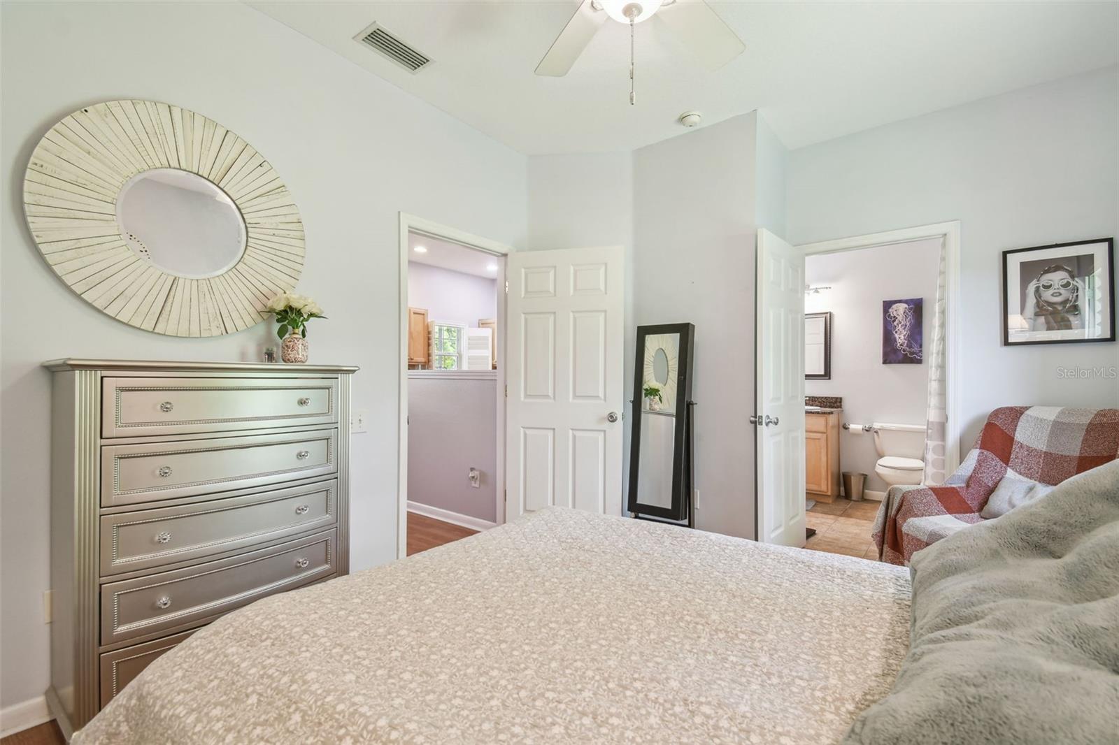 Listing photo id 68 for 2513 Martucci Road