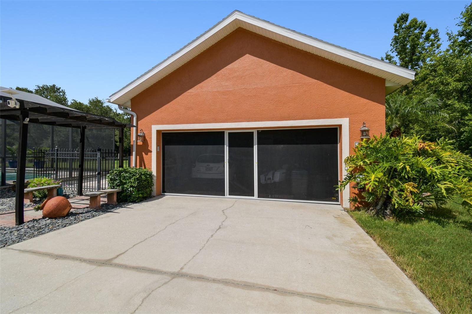 Listing photo id 70 for 2513 Martucci Road