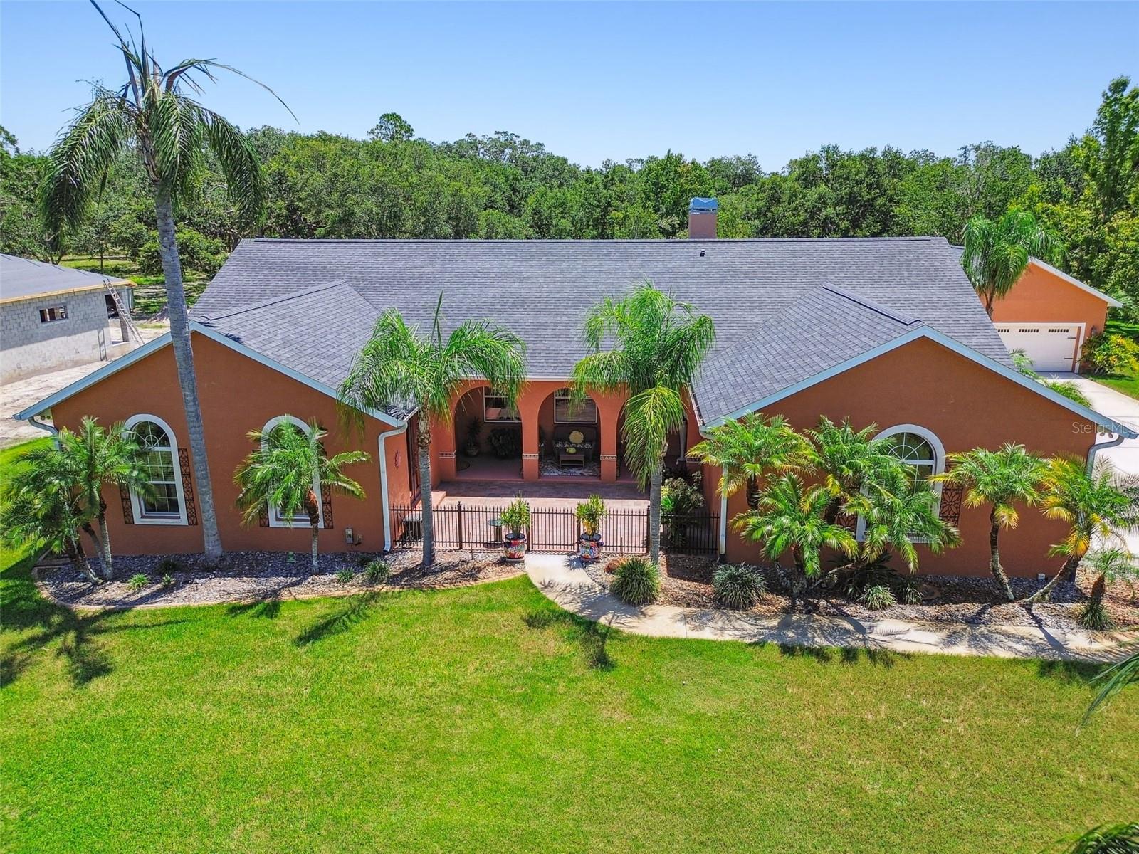 Listing photo id 71 for 2513 Martucci Road