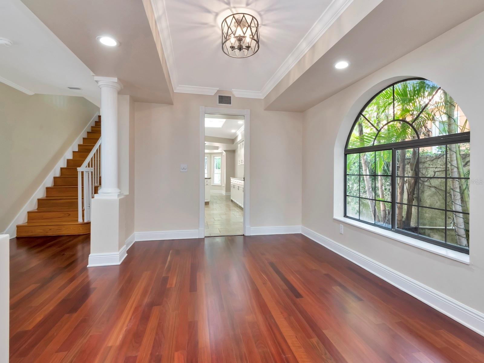 Image 13 of 45 For 165 Baltic Circle