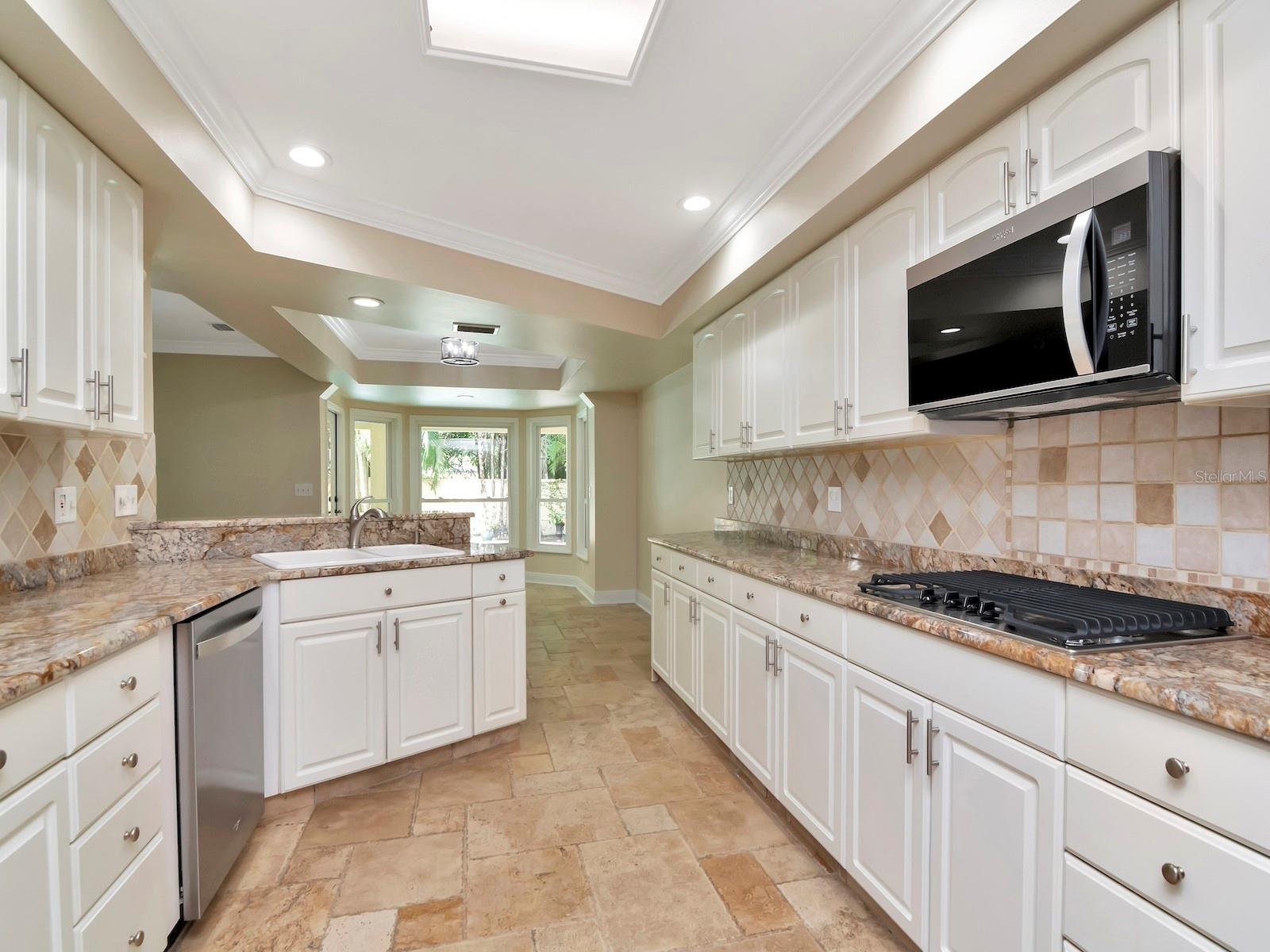 Image 2 of 45 For 165 Baltic Circle