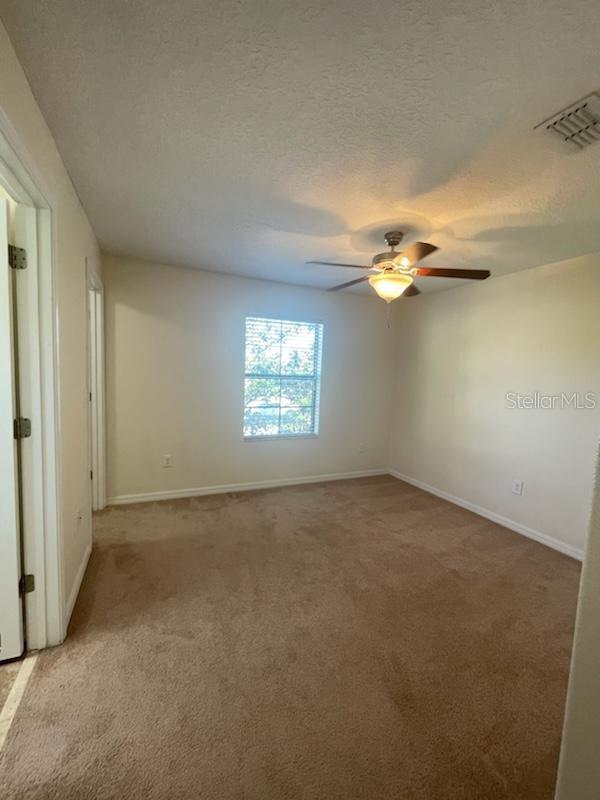 Listing photo id 8 for 4300 Fennwood Ct