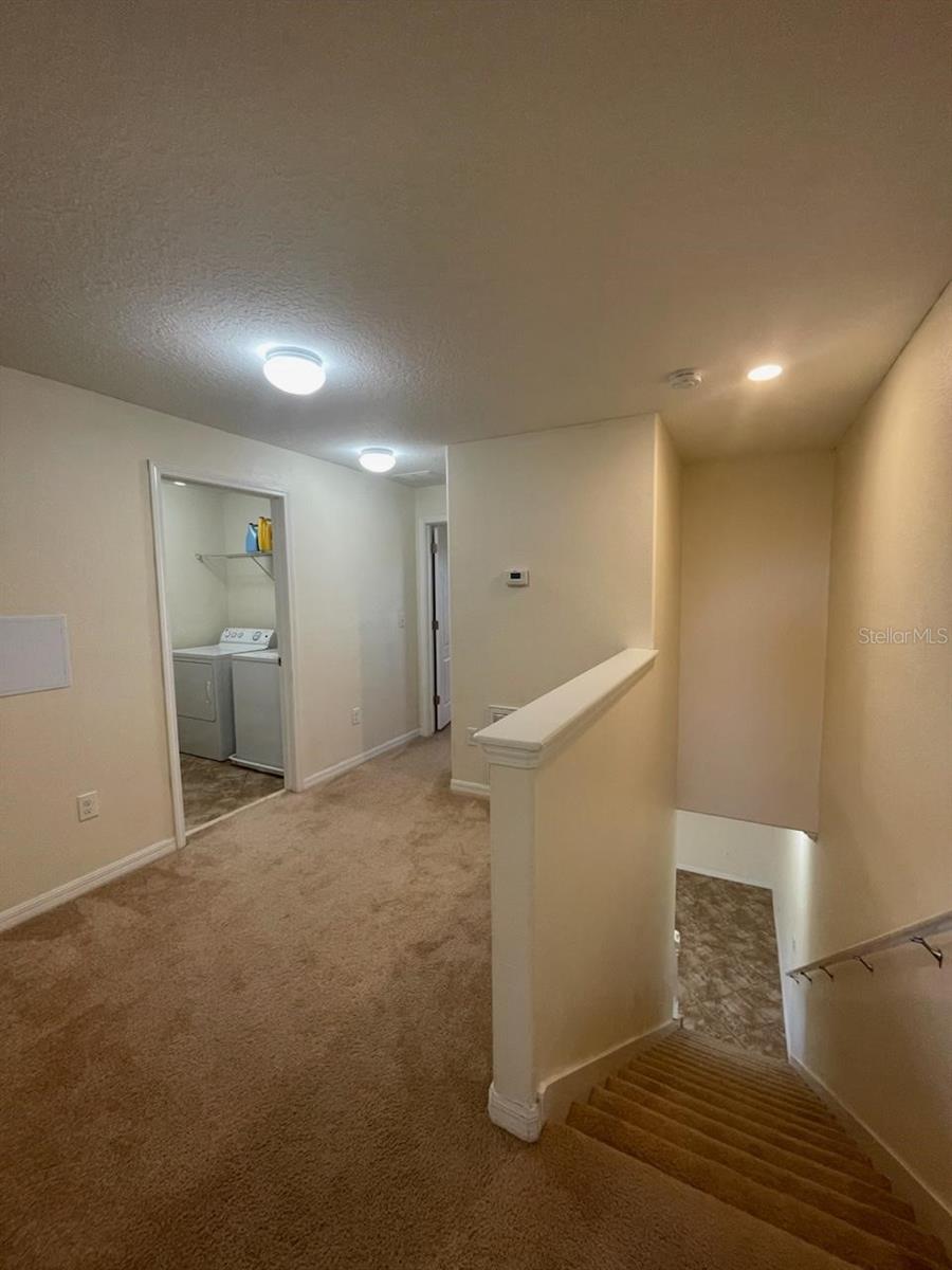 Listing photo id 12 for 4300 Fennwood Ct