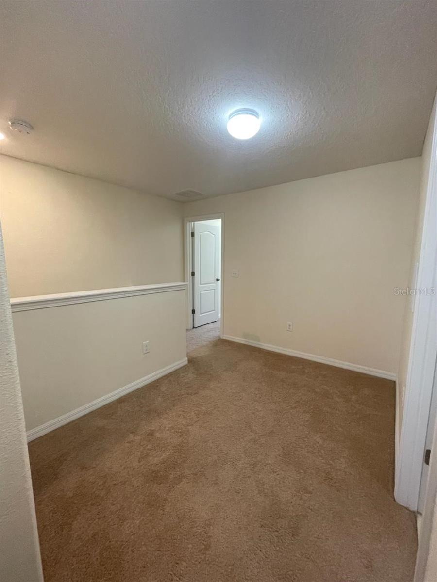 Listing photo id 13 for 4300 Fennwood Ct