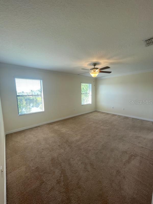 Listing photo id 14 for 4300 Fennwood Ct