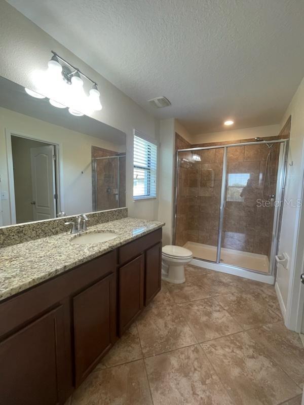 Listing photo id 16 for 4300 Fennwood Ct