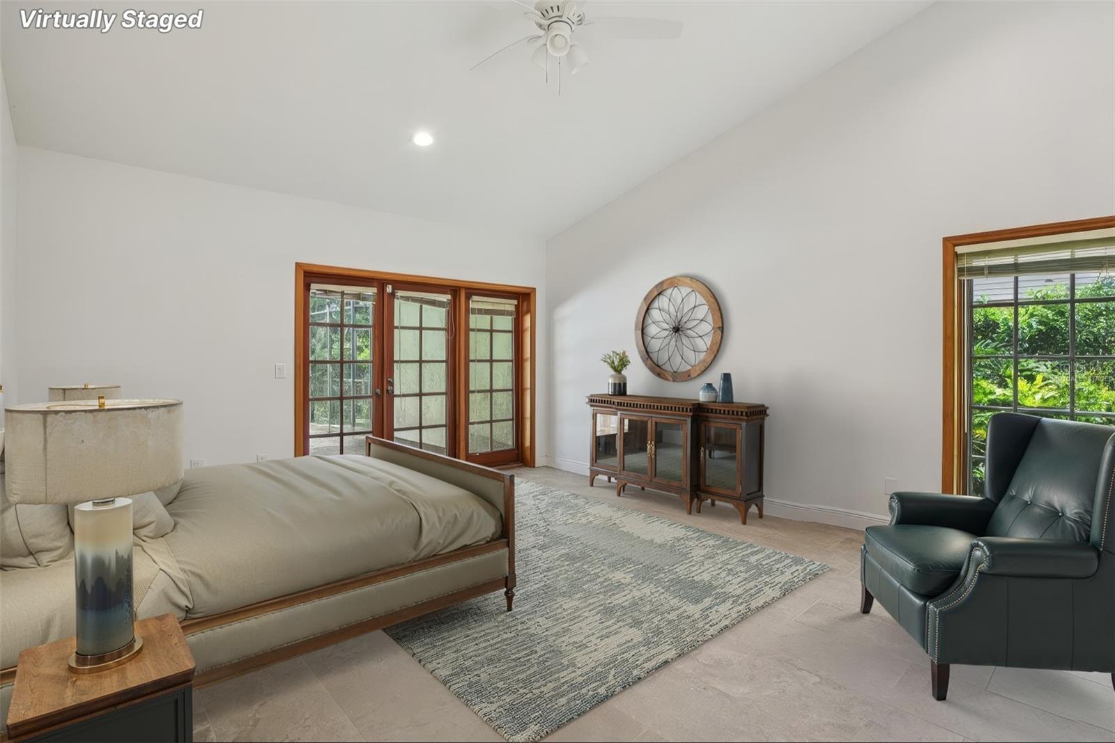 Listing photo id 16 for 4128 Carrollwood Village Drive