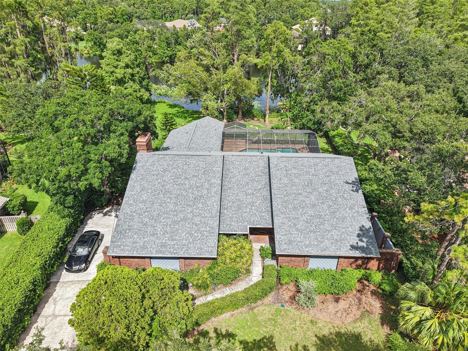 Listing photo id 0 for 4128 Carrollwood Village Drive