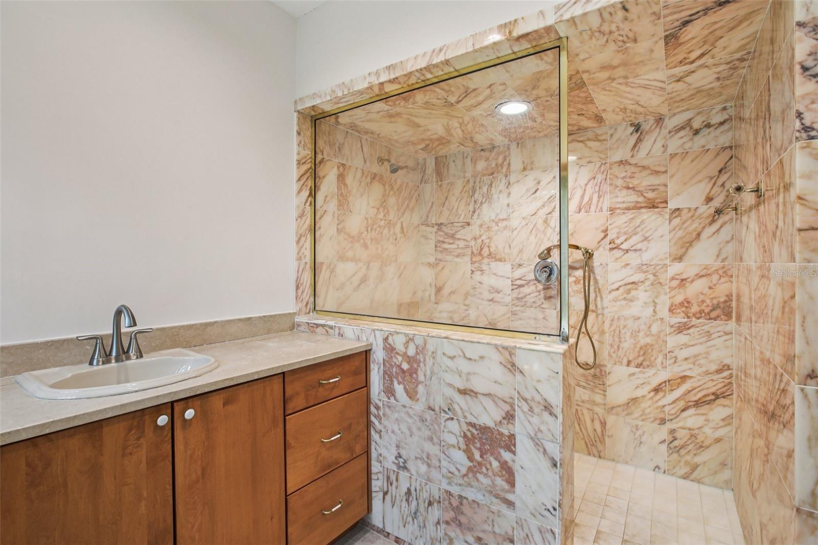 Listing photo id 20 for 4128 Carrollwood Village Drive