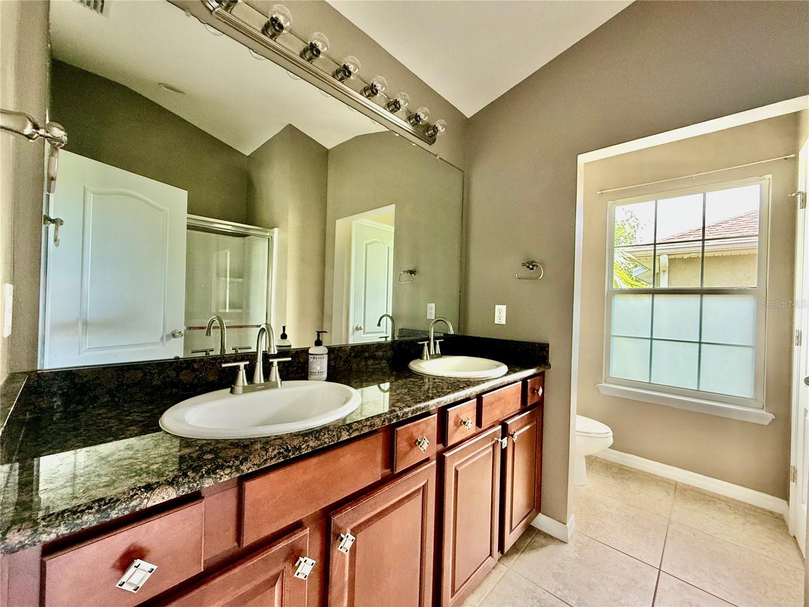 Image 16 of 32 For 7001 Interbay Boulevard 320