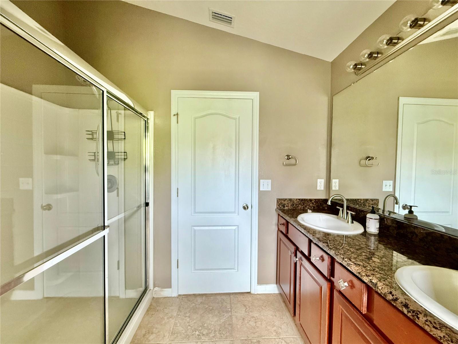 Image 17 of 32 For 7001 Interbay Boulevard 320