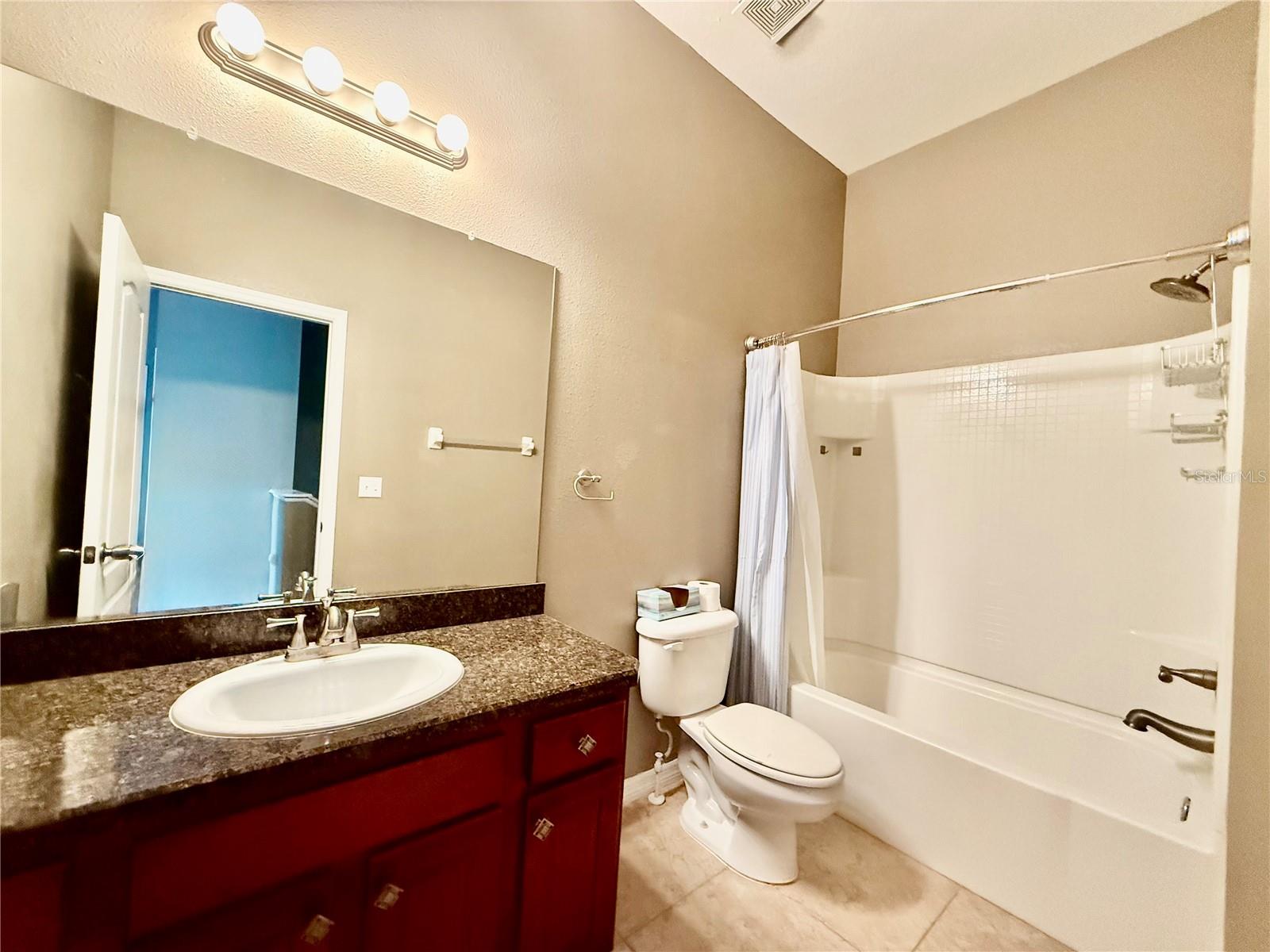 Image 22 of 32 For 7001 Interbay Boulevard 320