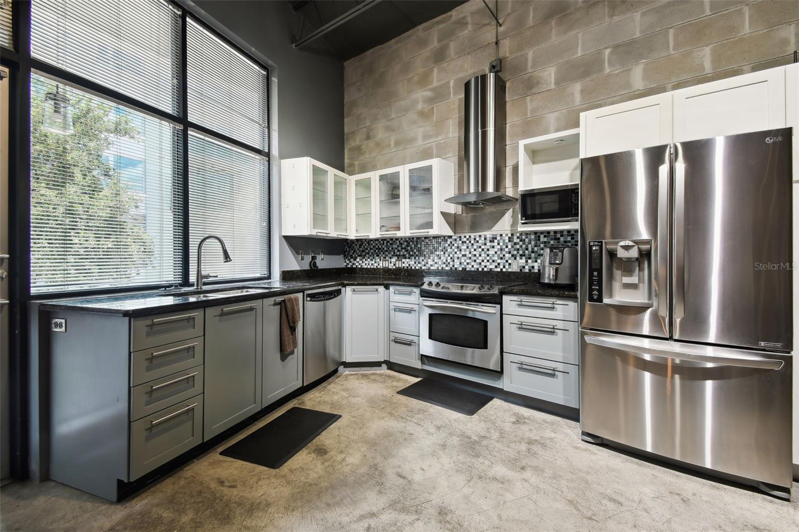 Image 3 of 37 For 1310 Washington Street