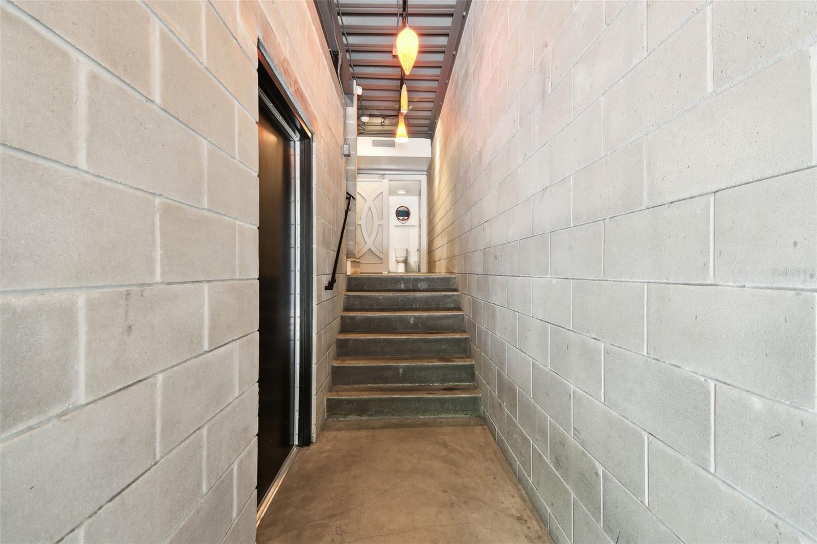 Image 6 of 37 For 1310 Washington Street