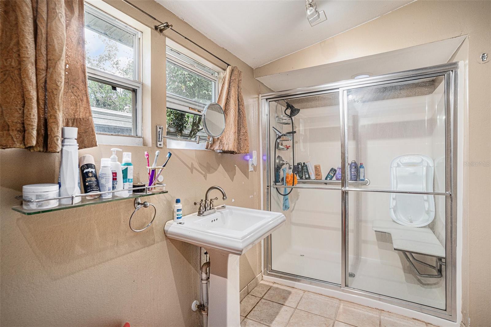 Listing photo id 15 for 36251 Horseshoe Drive