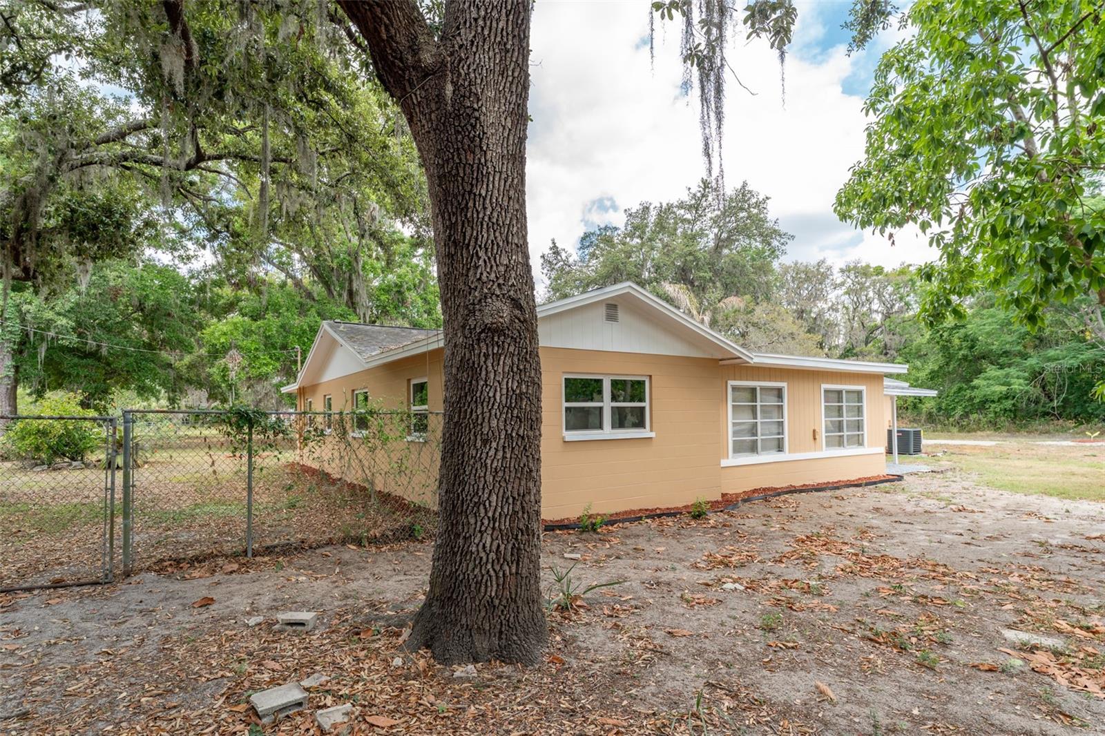 Image 38 of 47 For 4323 Culbreath Road B