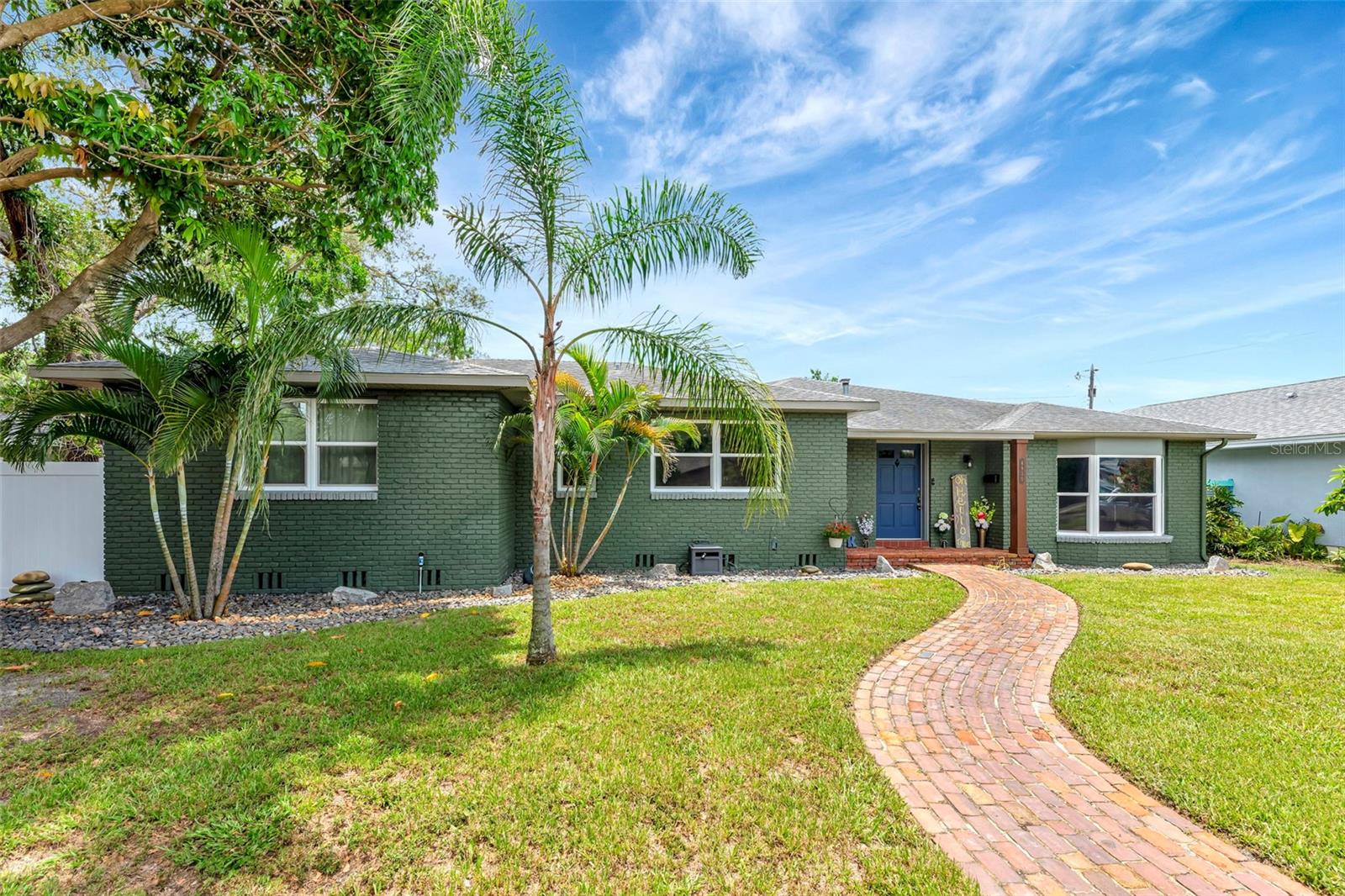 Image 2 of 61 For 4830 3rd Avenue N