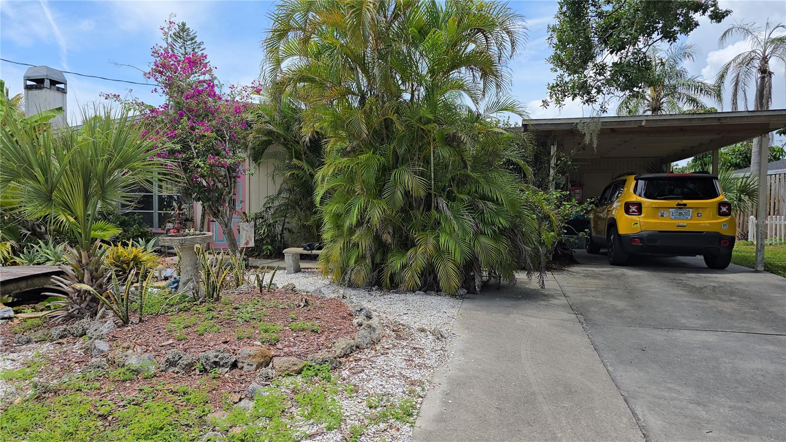 Listing Details for 3261 Mayflower Street, SARASOTA, FL 34231