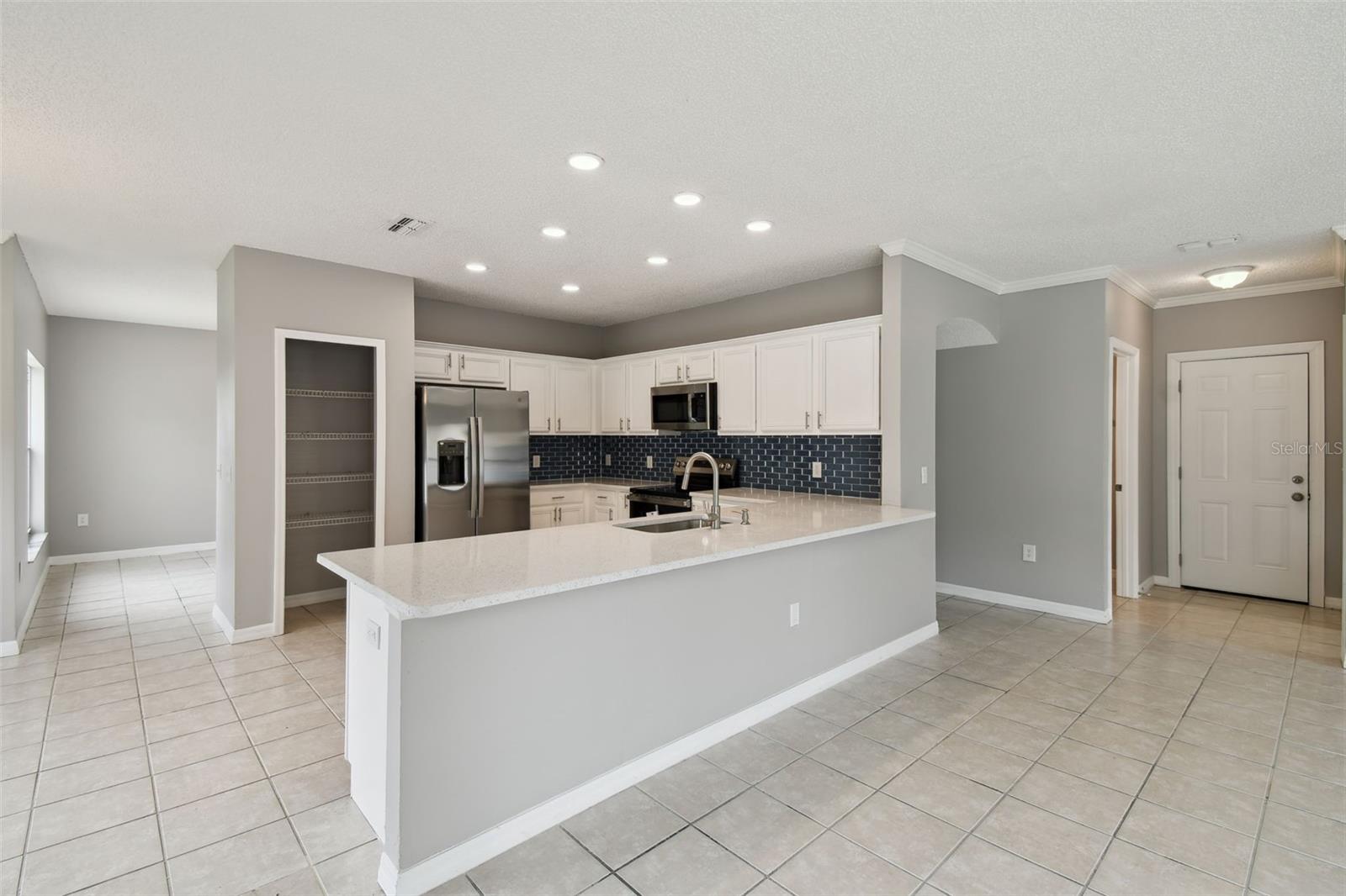 Image 12 of 32 For 811 Abbeville Court